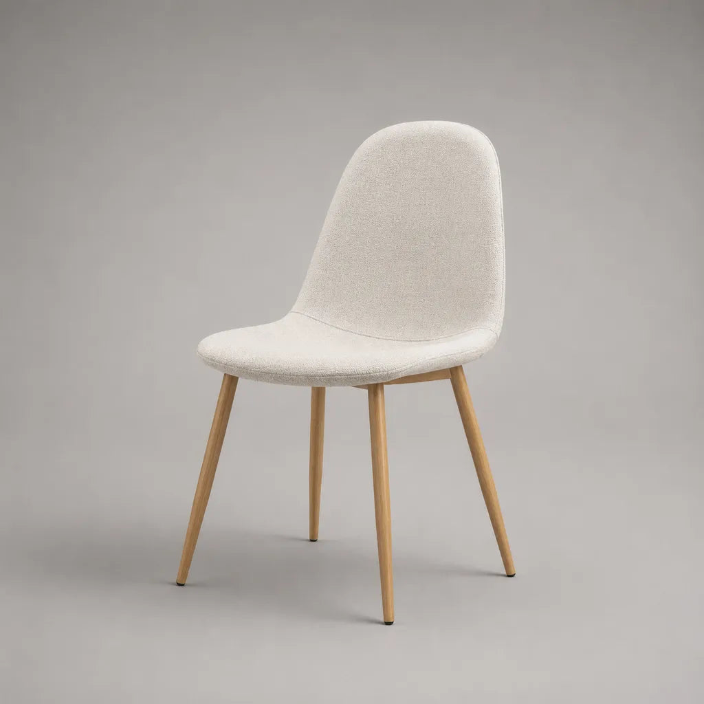 Sedia da pranzo imbottita in tessuto bouclé con gambe in legno, schienale arrotondato, bianco crema e marrone chiaro, 47 x 54 x 84 cm