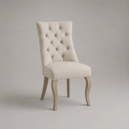 Sedia da pranzo imbottita beige in tessuto con schienale trapuntato e gambe curve in legno, 52 x 62 x 101 cm