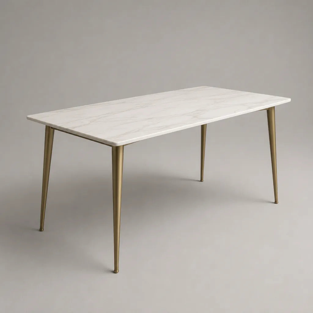 Tavolo da pranzo rettangolare in ceramica effetto marmo bianco con gambe in acciaio color ottone, 160 x 80 x 75 cm